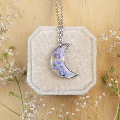 Klasyczny naszyjnik księżyc  z niezapominajką