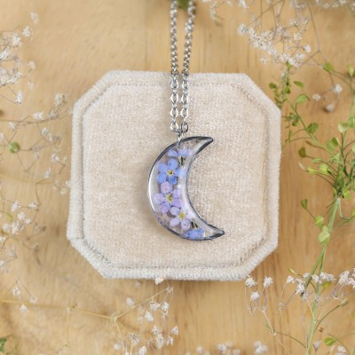 Classic moon necklace with forget-me-not