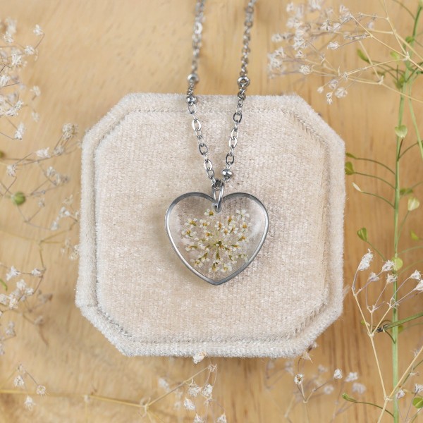 Classic heart necklace with wild carrot flower