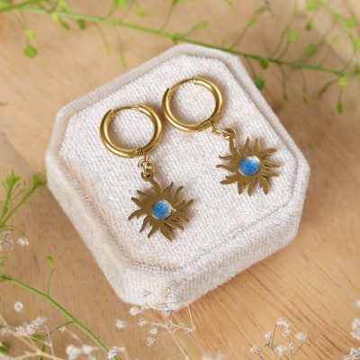 Decorative flower earrings with wild carrot flower