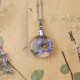 Classic dimensional necklace with a violet