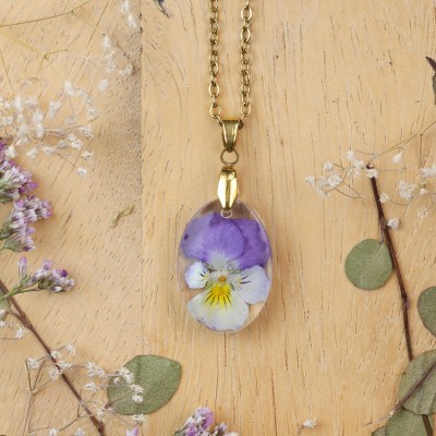 Classic dimensional pansy necklace