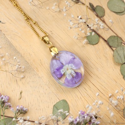 Classic dimensional pansy necklace