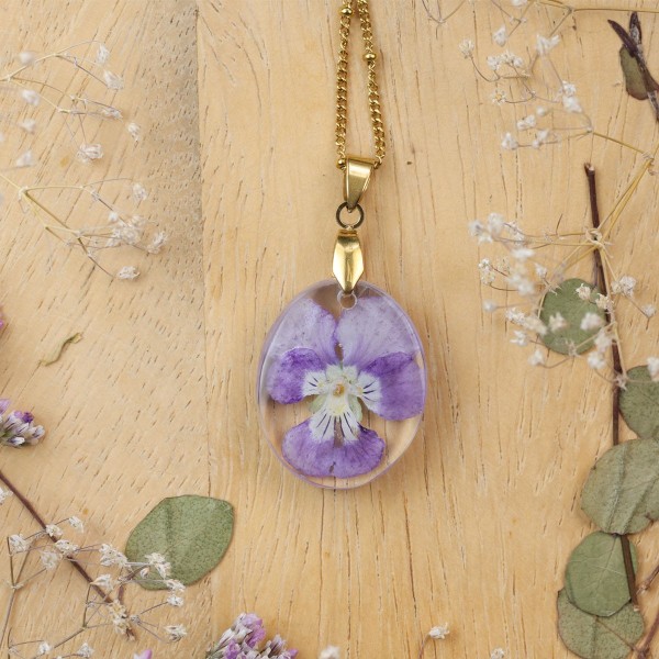 Classic dimensional pansy necklace
