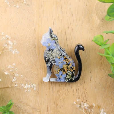 Brooch - Cat Charm of Nature