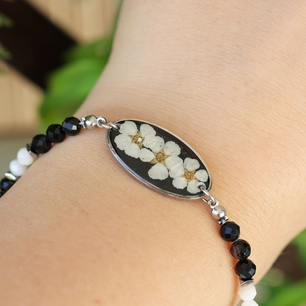 Heart bracelet with forget-me-not