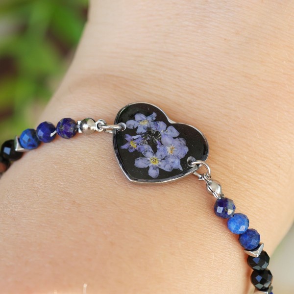 Heart bracelet with forget-me-not