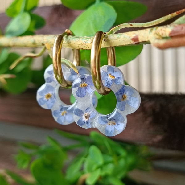 Flower earrings from a mold