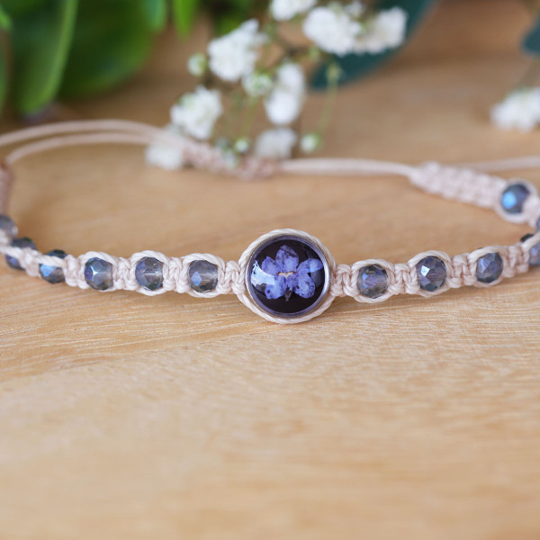 Macrame bracelet with forget-me-not