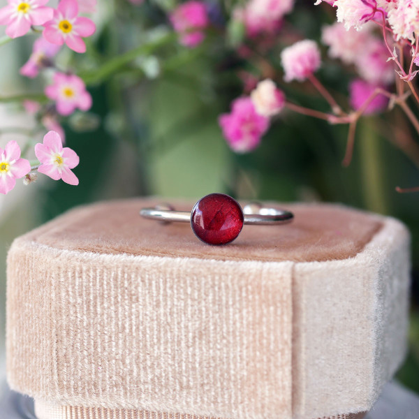 Classic ring with tulip