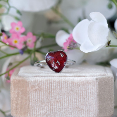 Classic heart ring with tulip