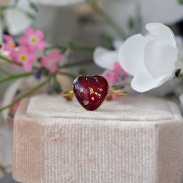 Classic heart ring with tulip